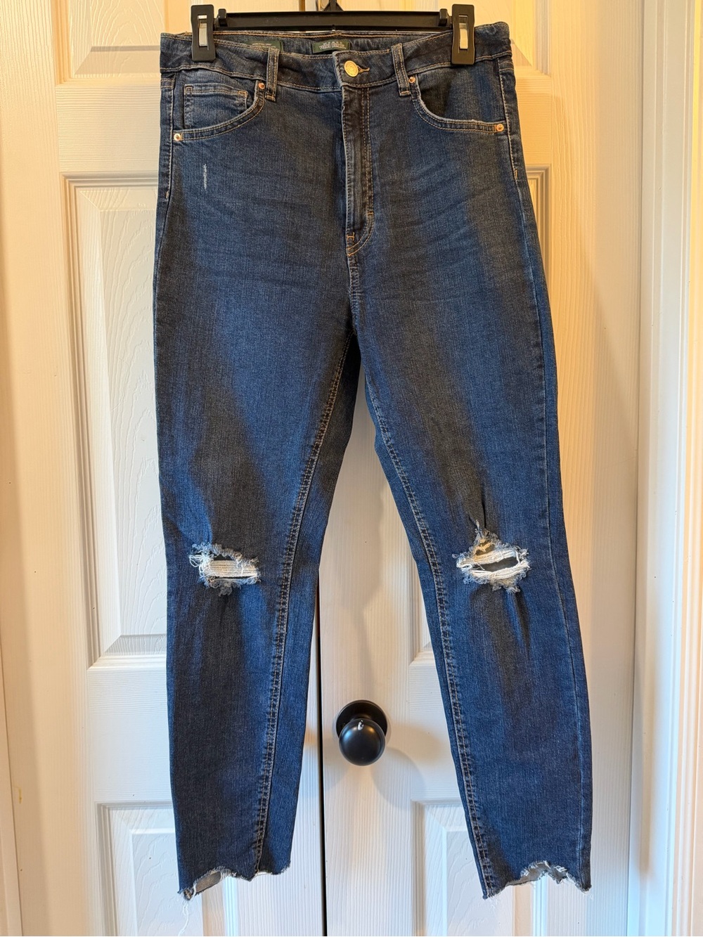 Wild Fable High-Rise Distressed Ankle Jeans in Dark Blue size 10